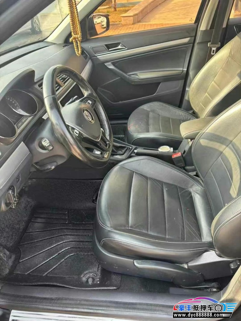 17年大众朗逸轿车抵押车出售