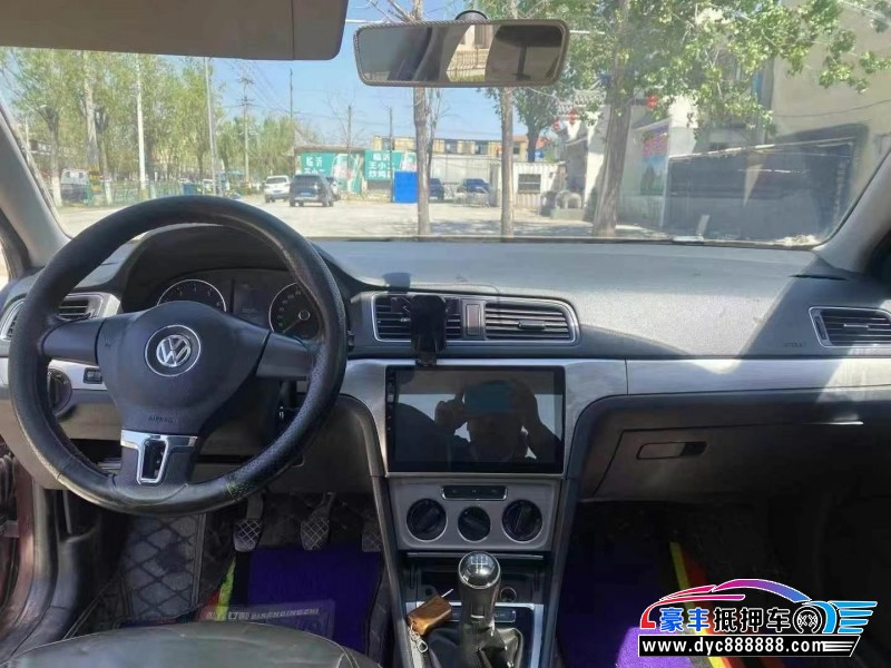 13年大众朗逸轿车抵押车出售