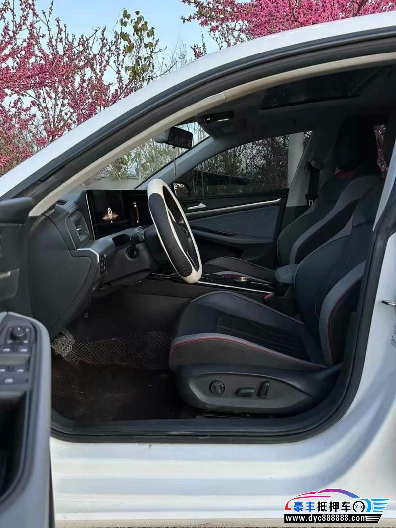 22年大众凌渡轿车抵押车出售