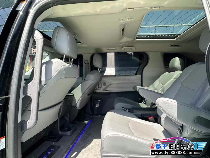 24年丰田格瑞维亚轿车抵押车出售