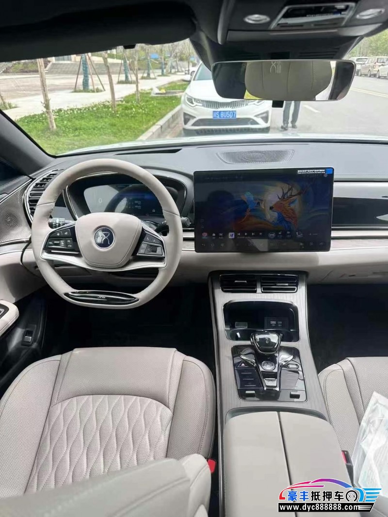 25年比亚迪汉轿车抵押车出售