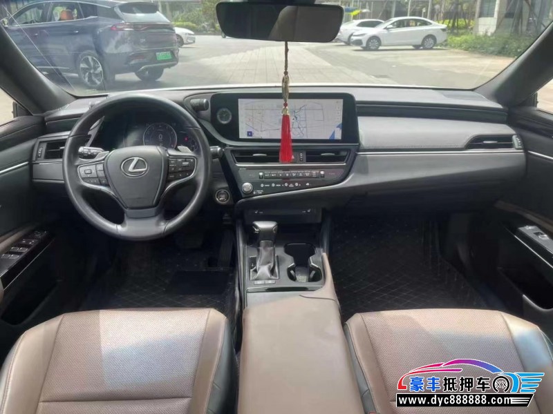 22年雷克萨斯ES轿车抵押车出售