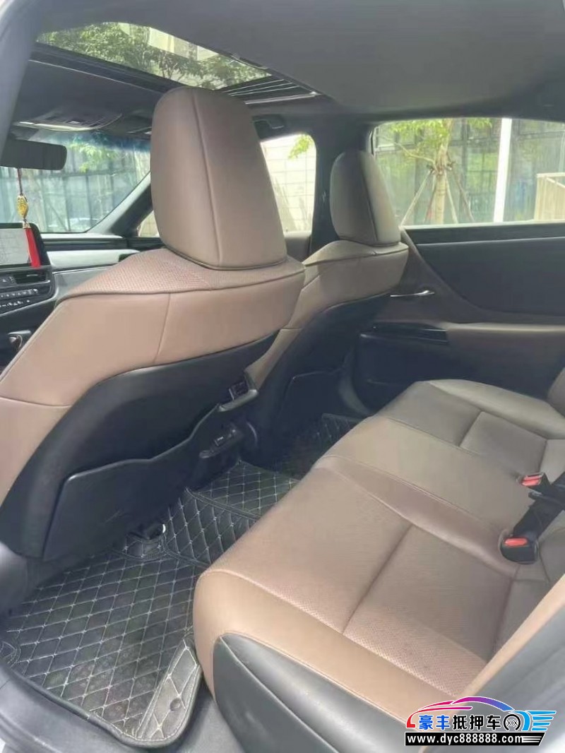 22年雷克萨斯ES轿车抵押车出售