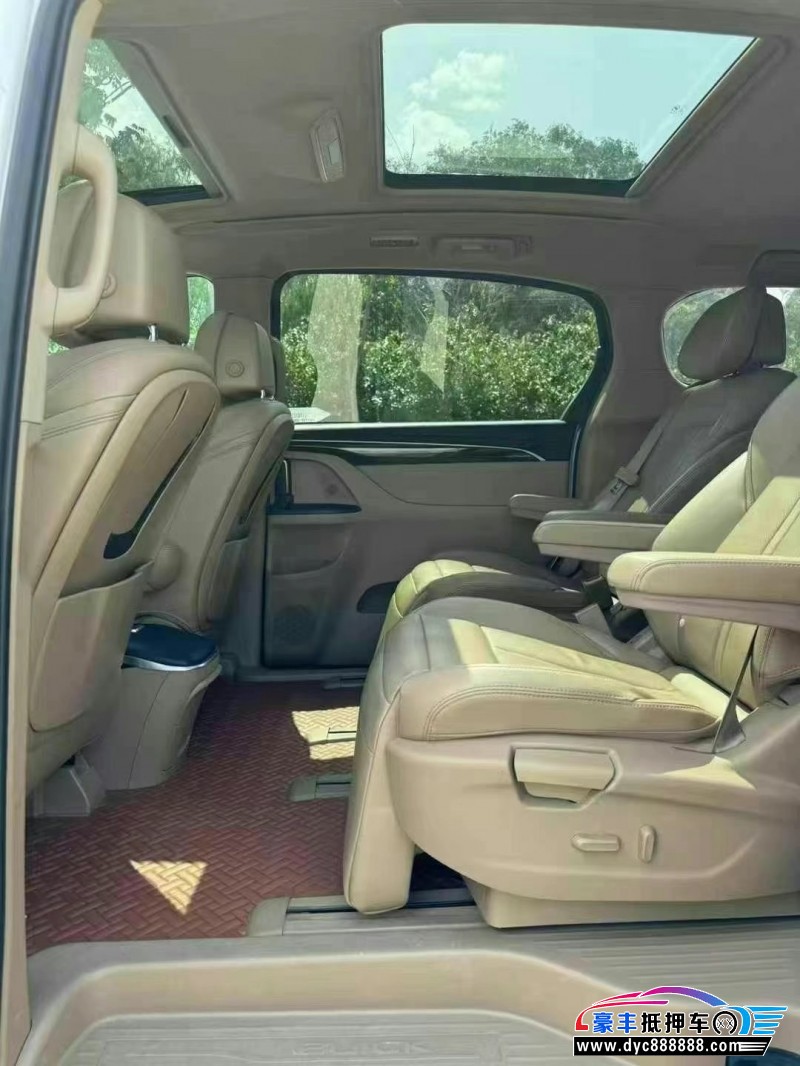 19年别克GL8轿车抵押车出售