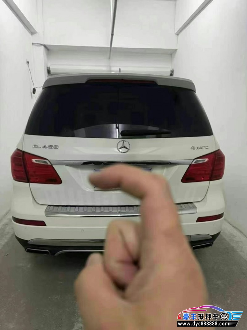 13年奔驰GL轿车抵押车出售