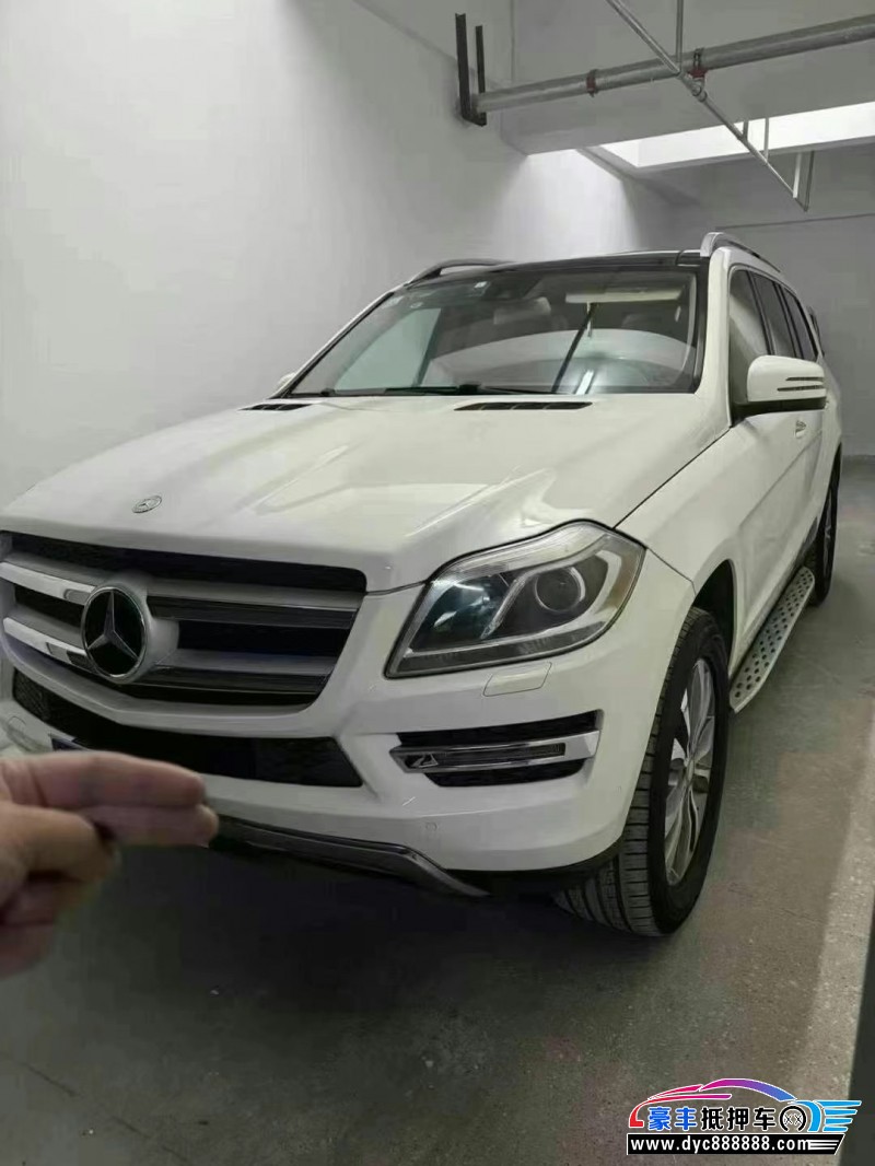 13年奔驰GL轿车抵押车出售