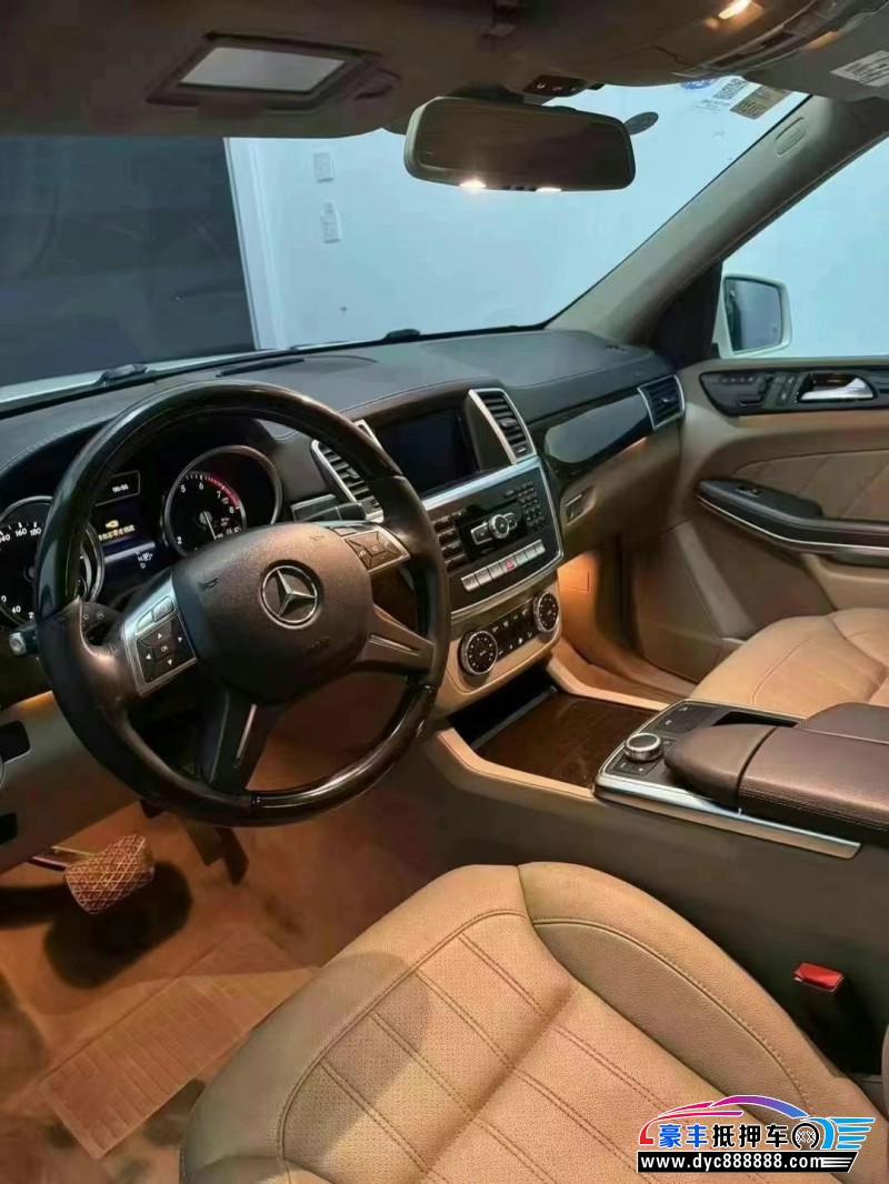 13年奔驰GL轿车抵押车出售