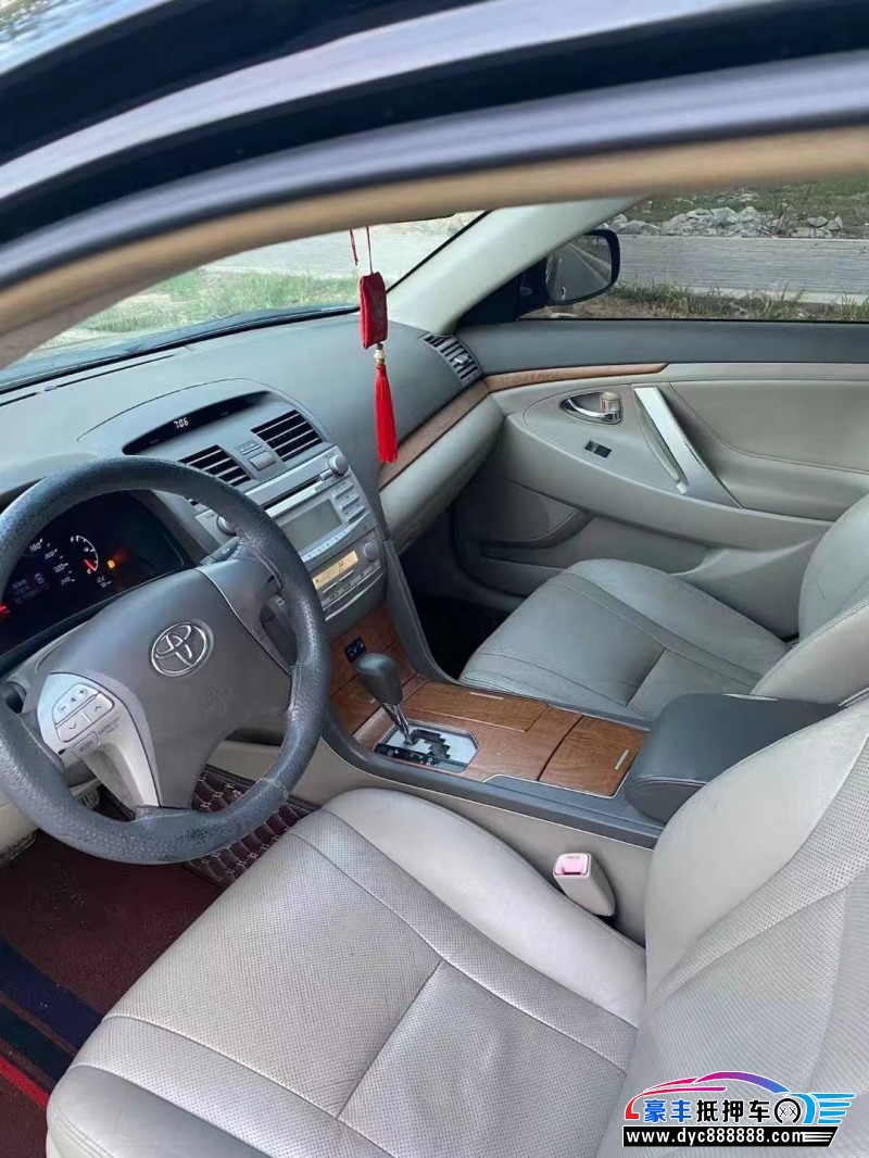 10年丰田凯美瑞轿车抵押车出售