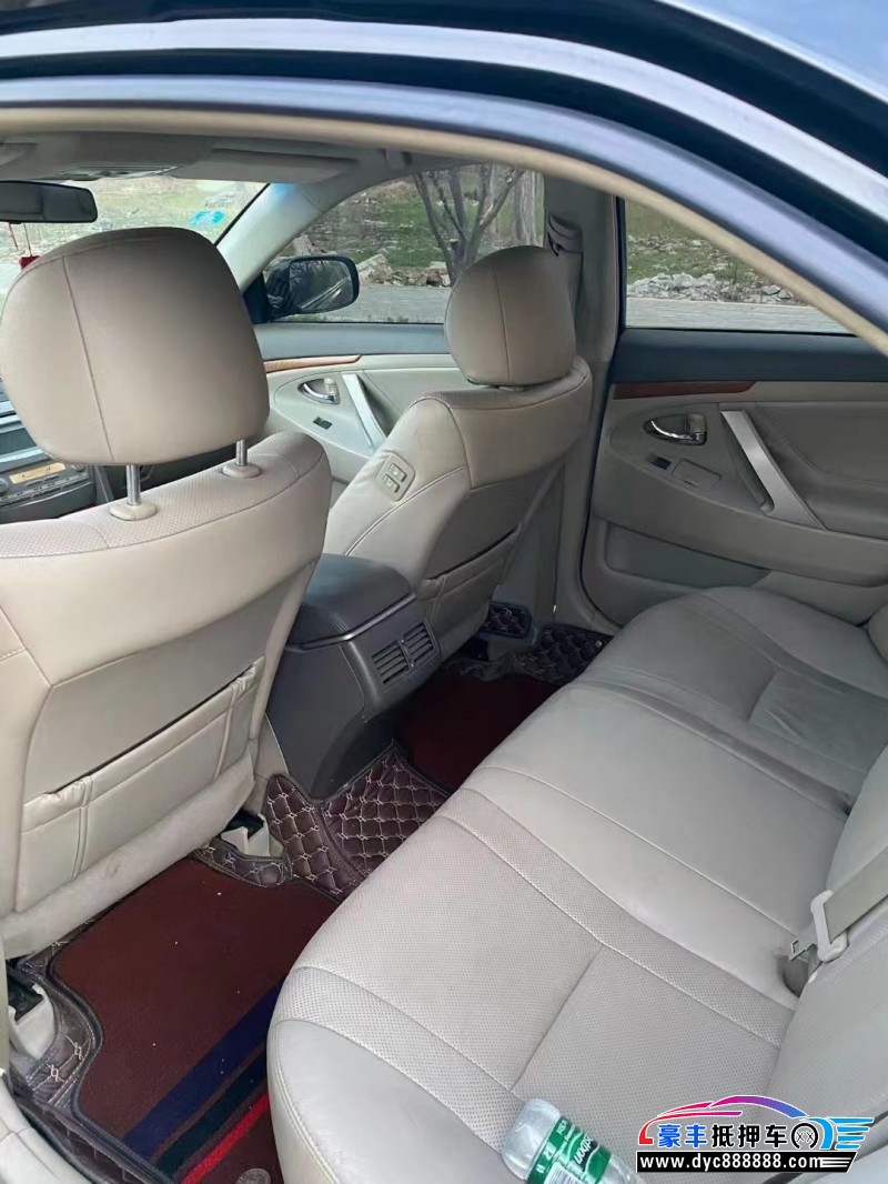 10年丰田凯美瑞轿车抵押车出售