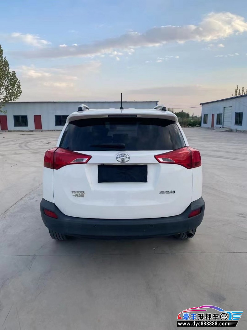 14年丰田RAV4轿车抵押车出售