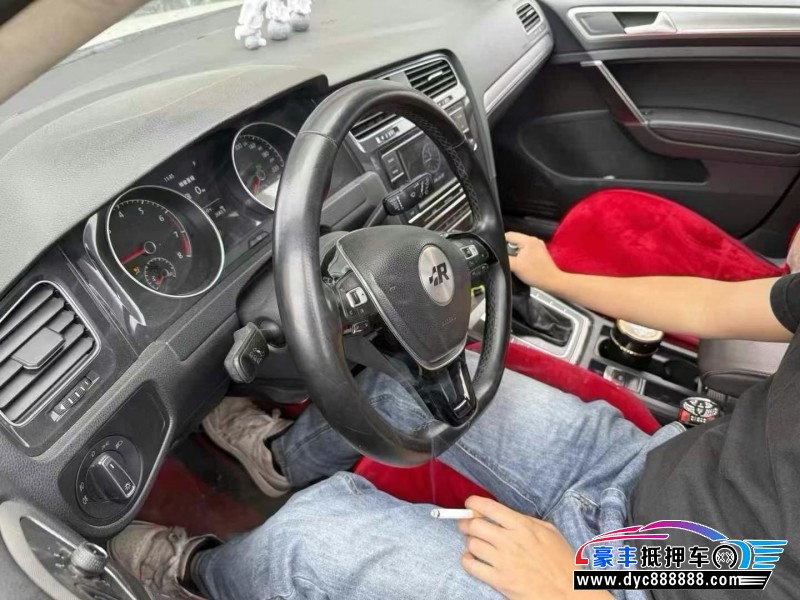 18年大众高尔夫轿车抵押车出售