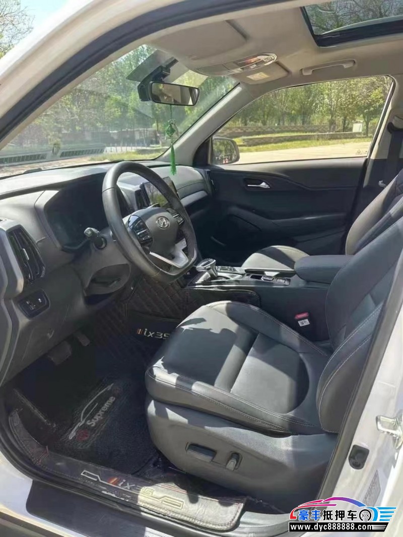 21年现代ix35轿车抵押车出售