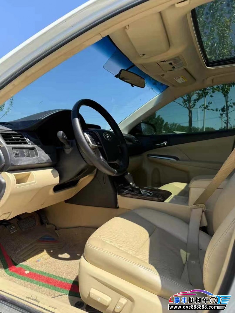 17年丰田凯美瑞轿车抵押车出售