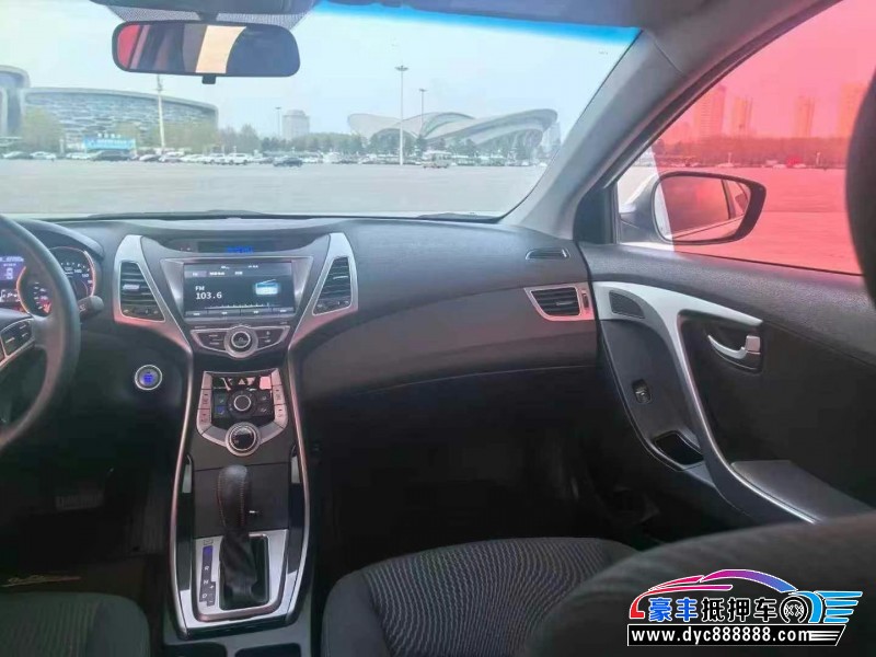 16年现代朗动轿车抵押车出售