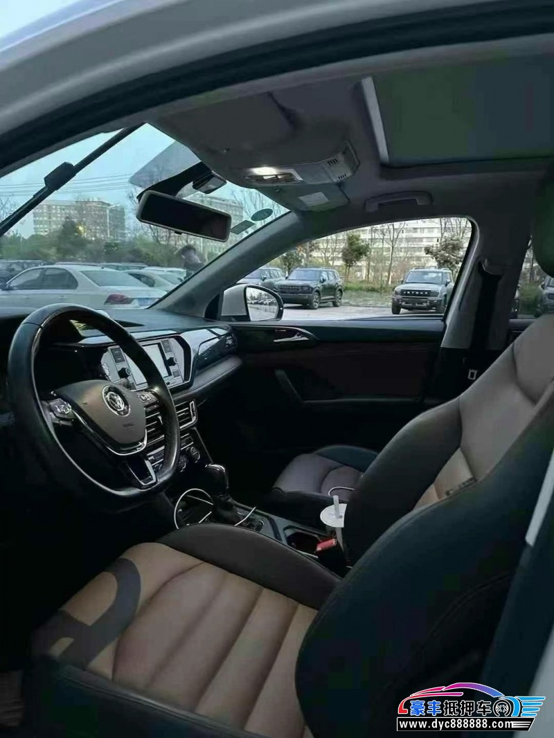 20年大众途岳轿车抵押车出售