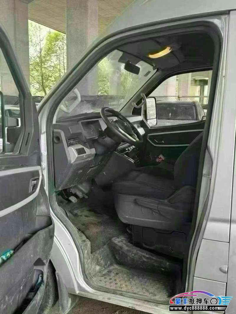 23年东风御风轿车抵押车出售