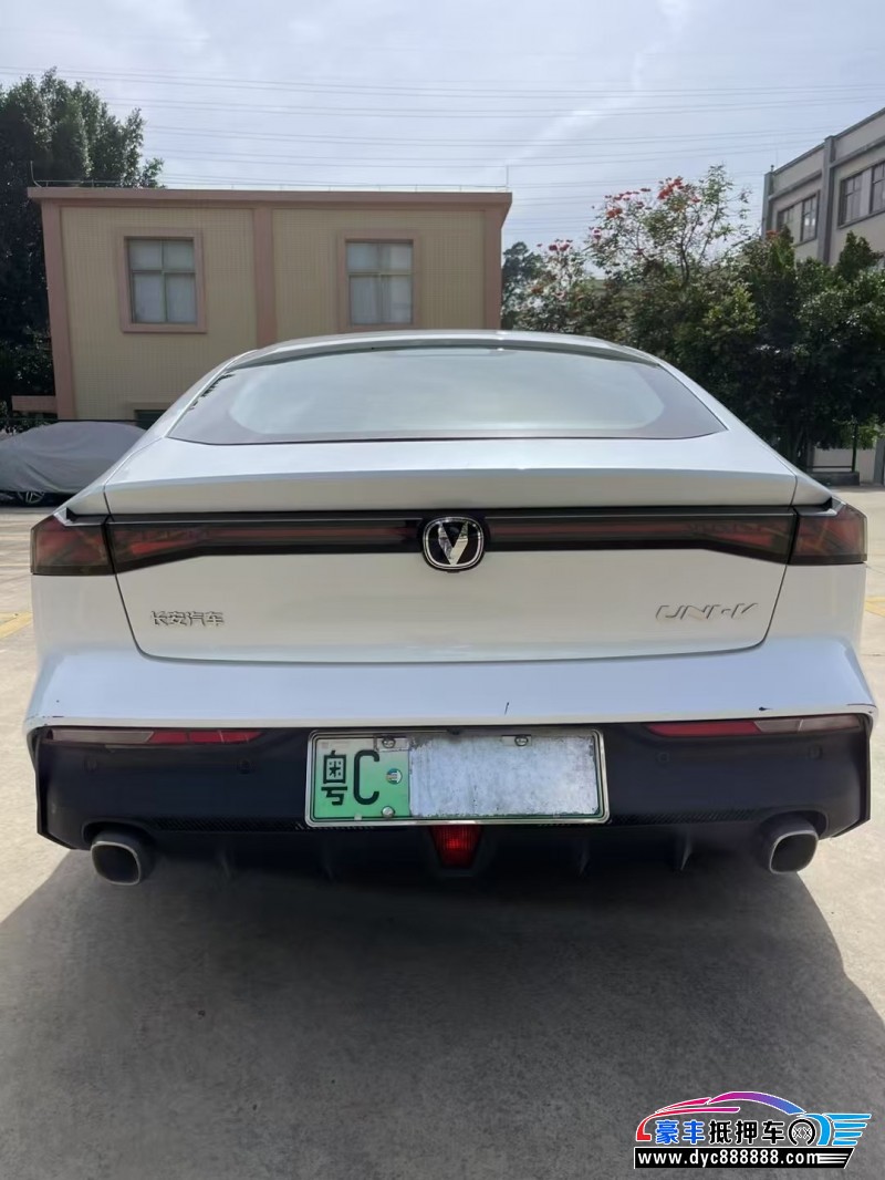 24年长安长安UNI轿车抵押车出售