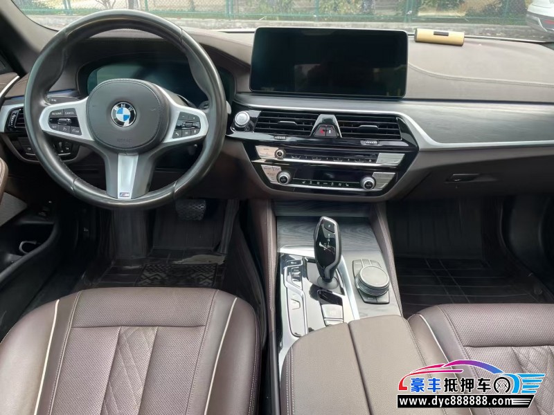 21年宝马5系轿车抵押车出售