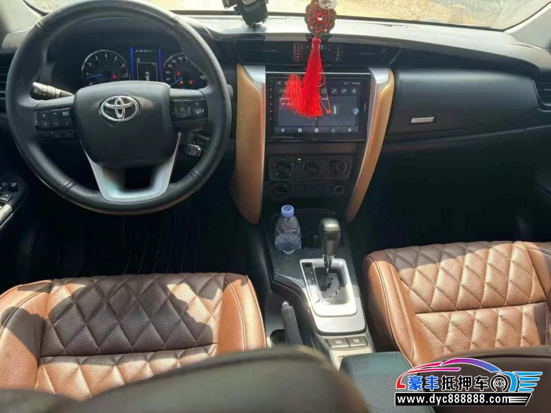 20年丰田奔跑者轿车抵押车出售