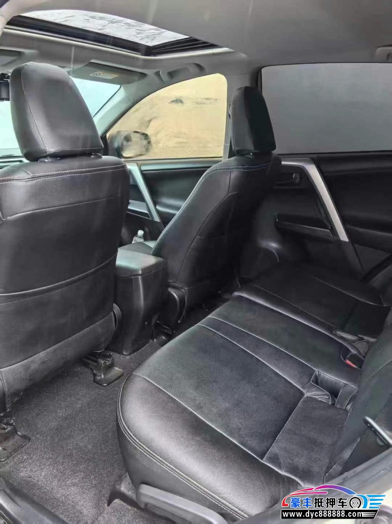 17年丰田RAV4轿车抵押车出售