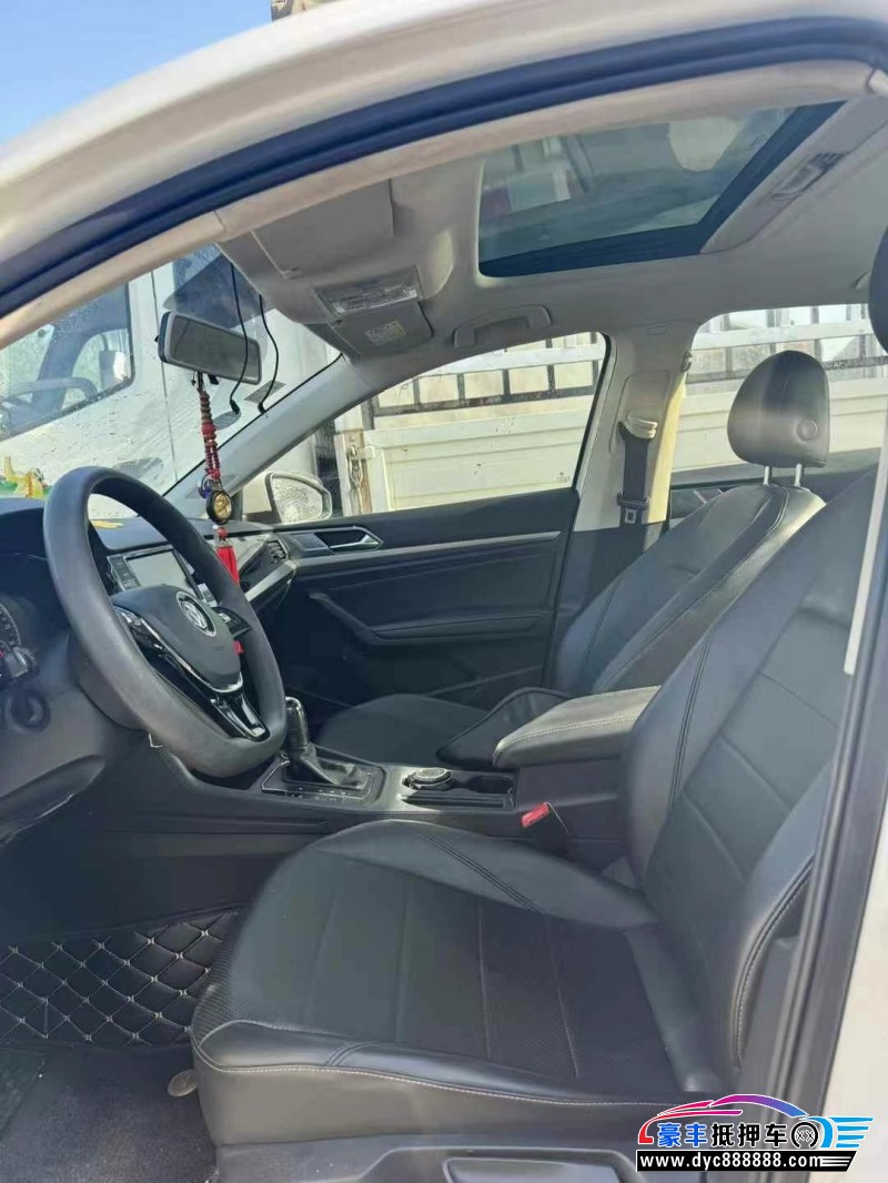 18年大众朗逸轿车抵押车出售