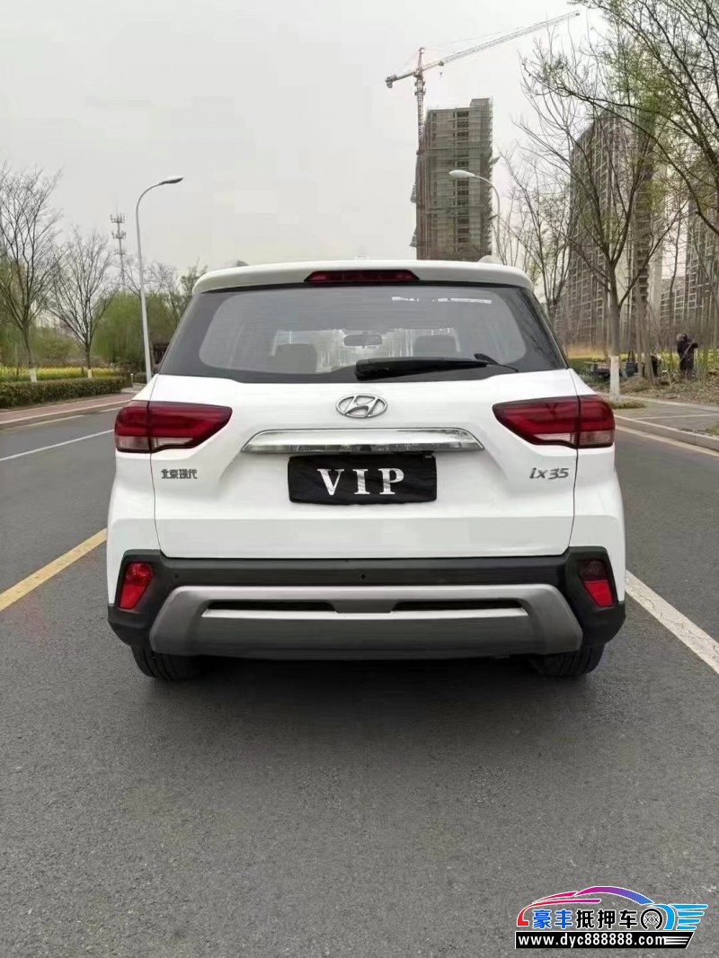 19年现代ix35轿车抵押车出售