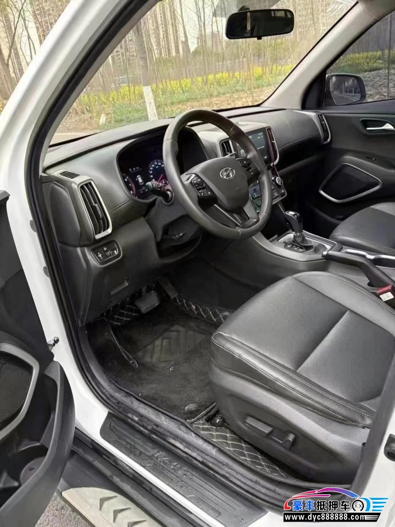 19年现代ix35轿车抵押车出售