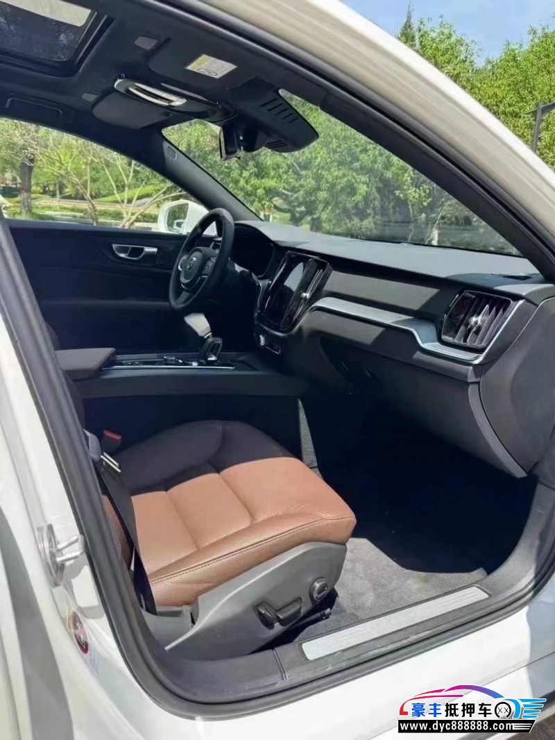 24年沃尔沃S60轿车抵押车出售