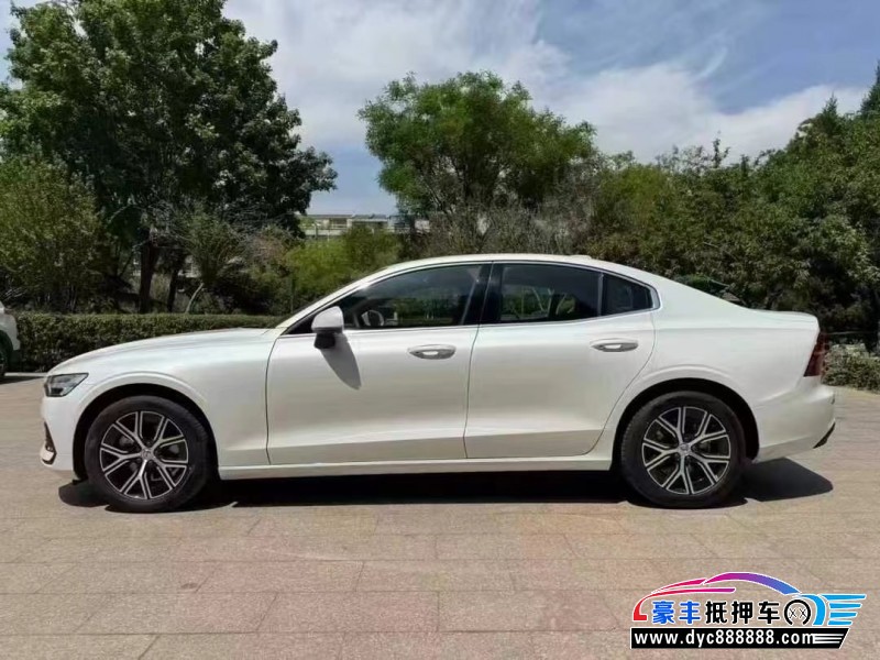24年沃尔沃S60轿车抵押车出售