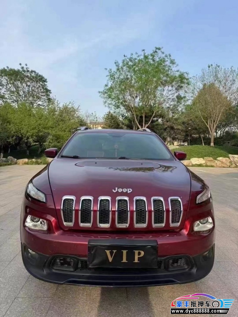 16年Jeep自由光轿车抵押车出售