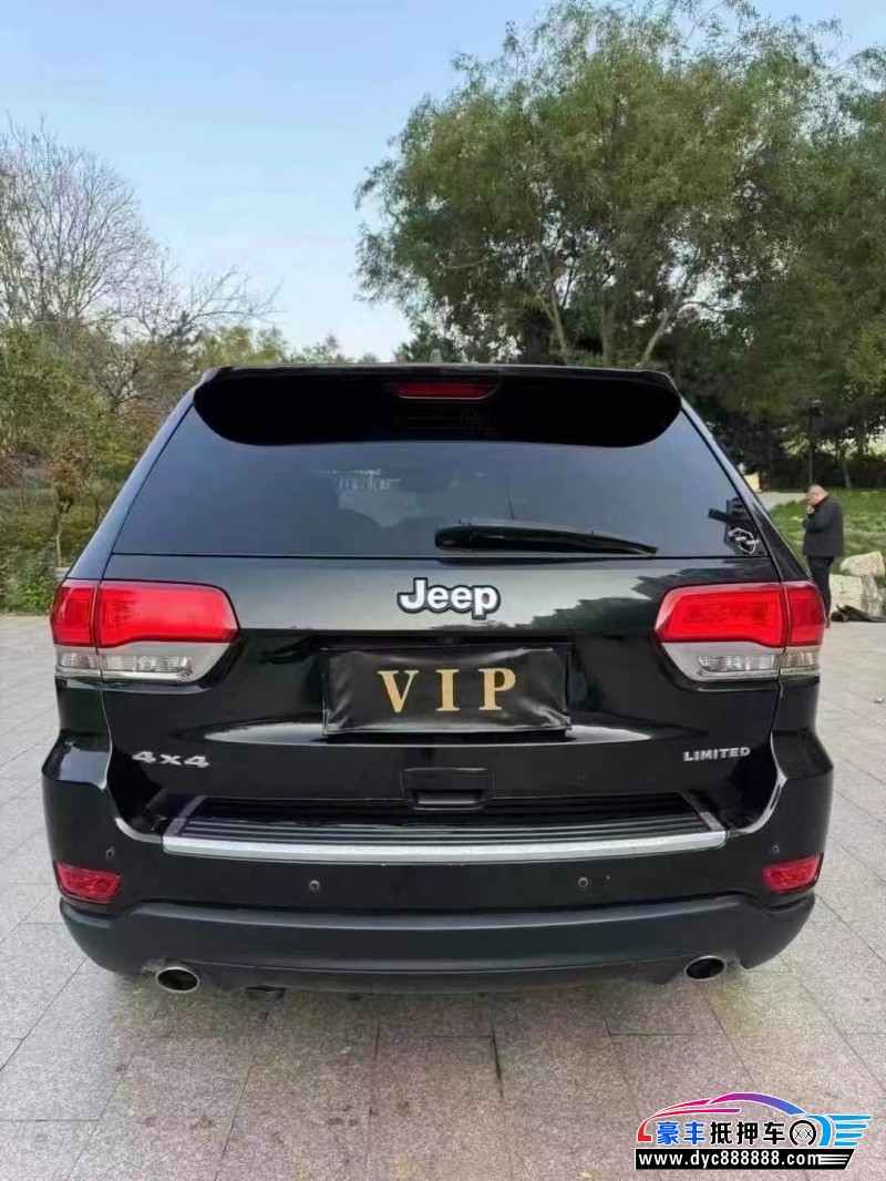 14年Jeep大切诺基轿车抵押车出售