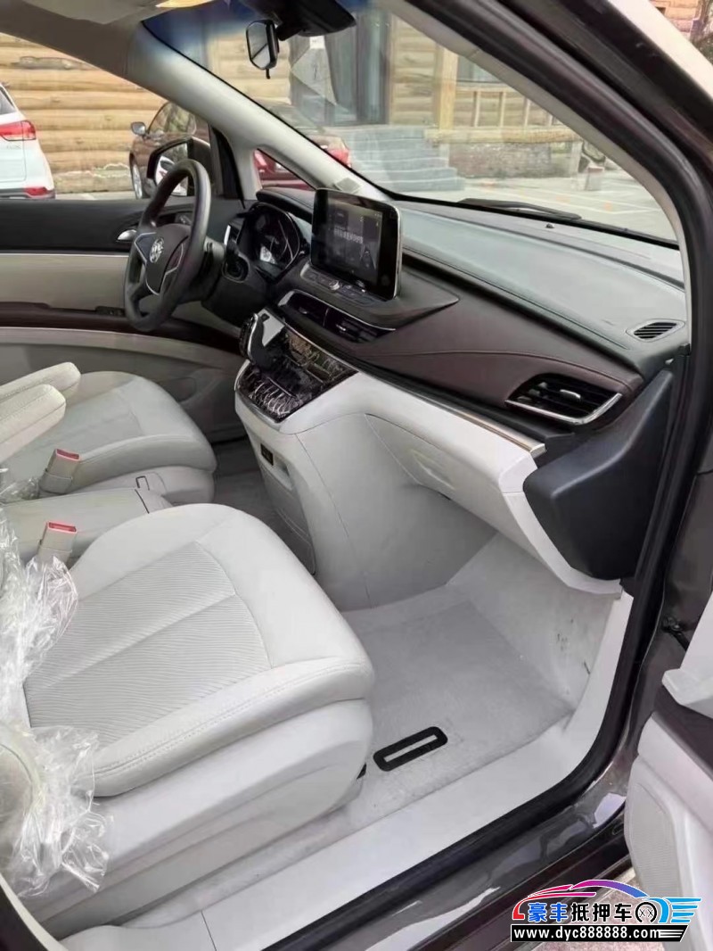 24年别克GL8轿车抵押车出售