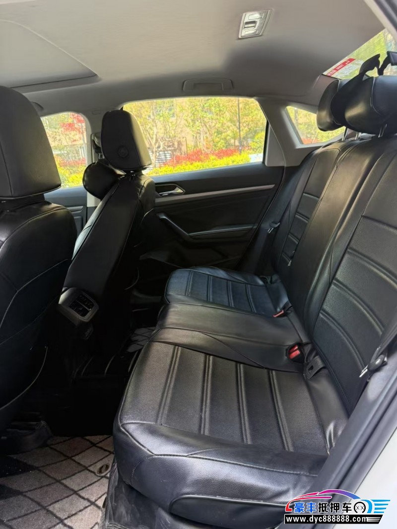 20年大众朗逸轿车抵押车出售