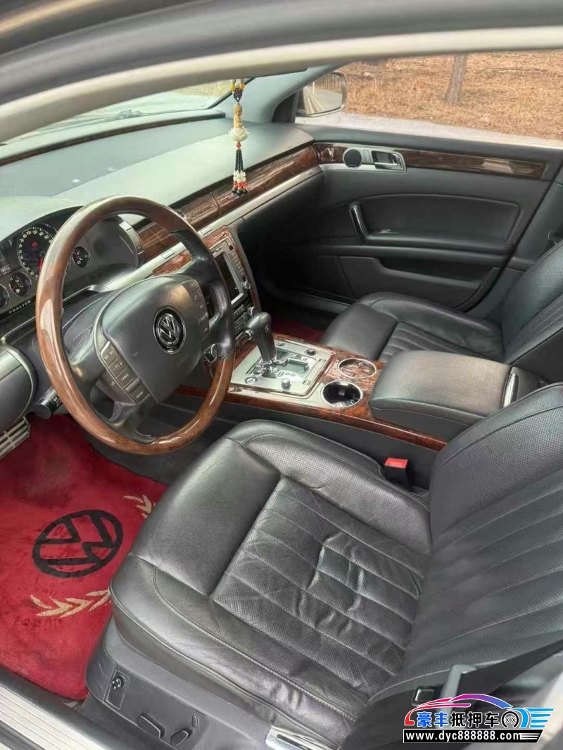 15年大众辉腾轿车抵押车出售