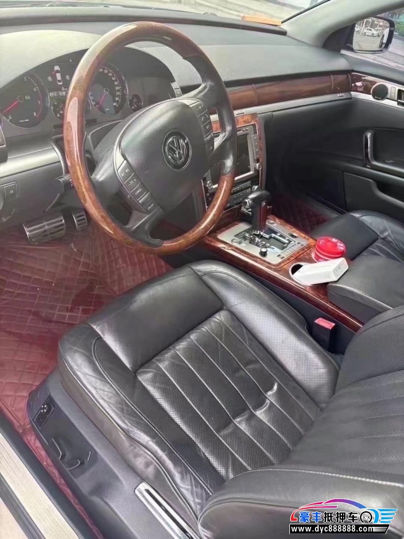 12年大众辉腾轿车抵押车出售