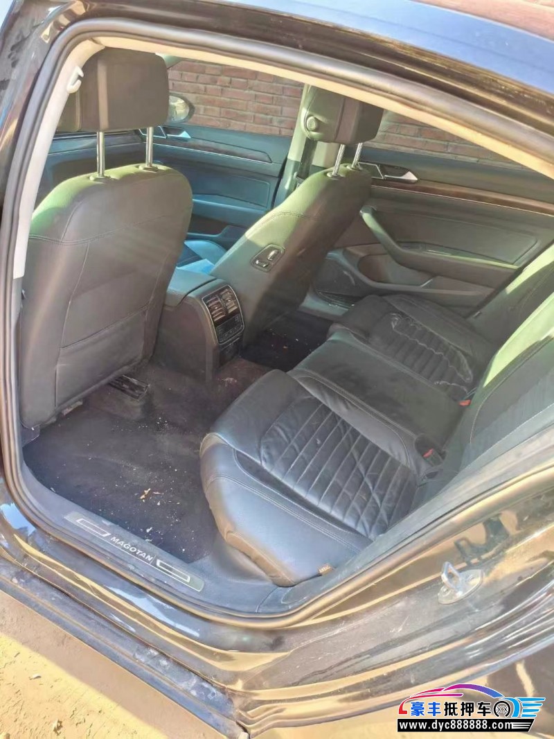 19年大众迈腾轿车抵押车出售