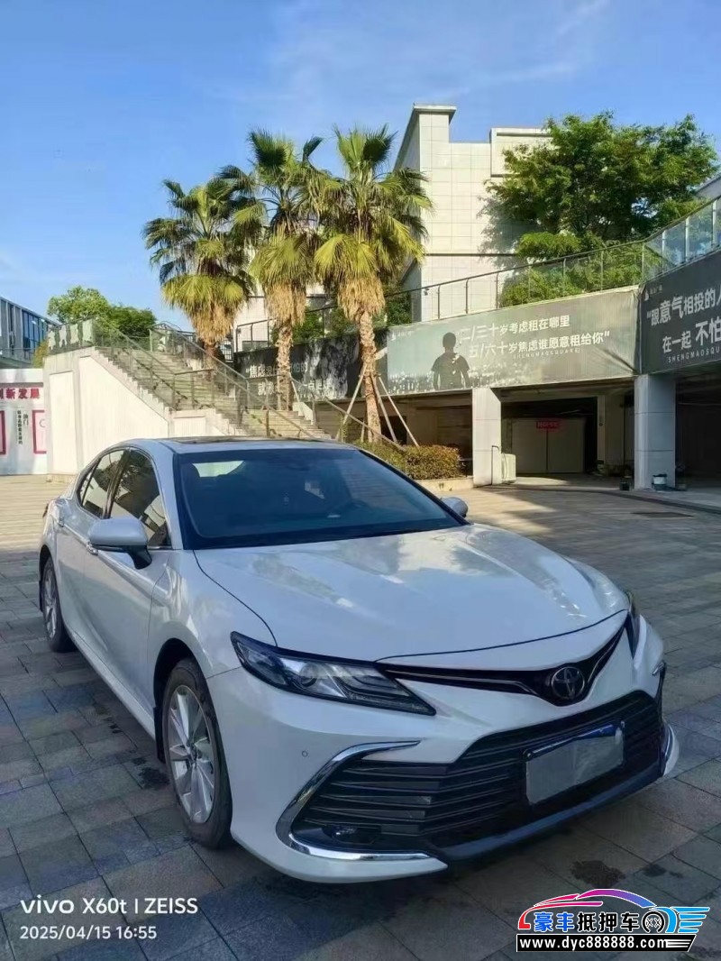 22年丰田凯美瑞轿车抵押车出售