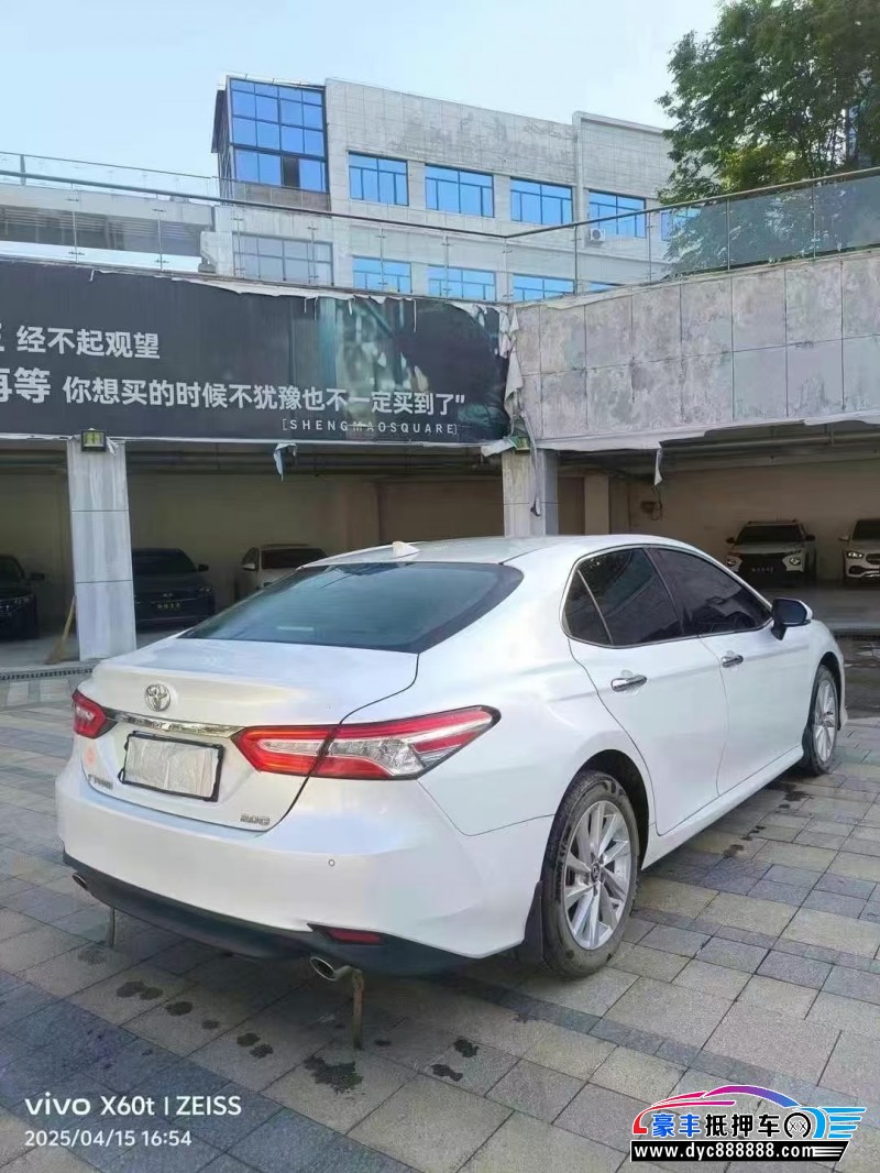 22年丰田凯美瑞轿车抵押车出售