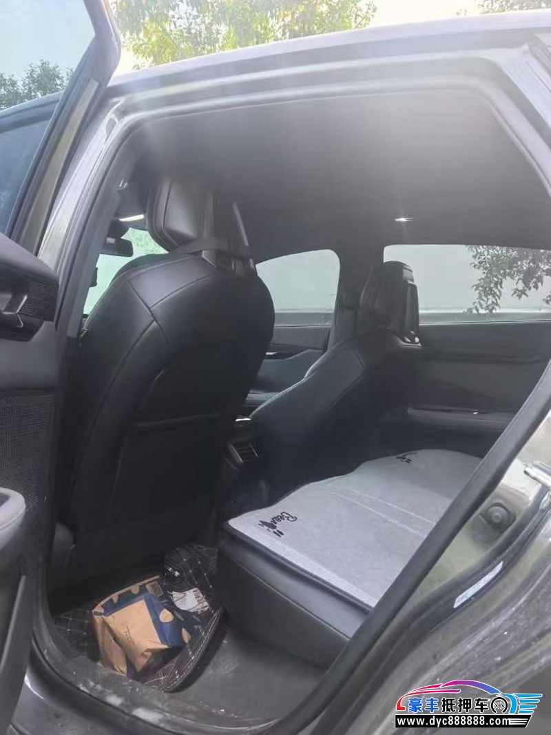 23年长安长安UNI轿车抵押车出售