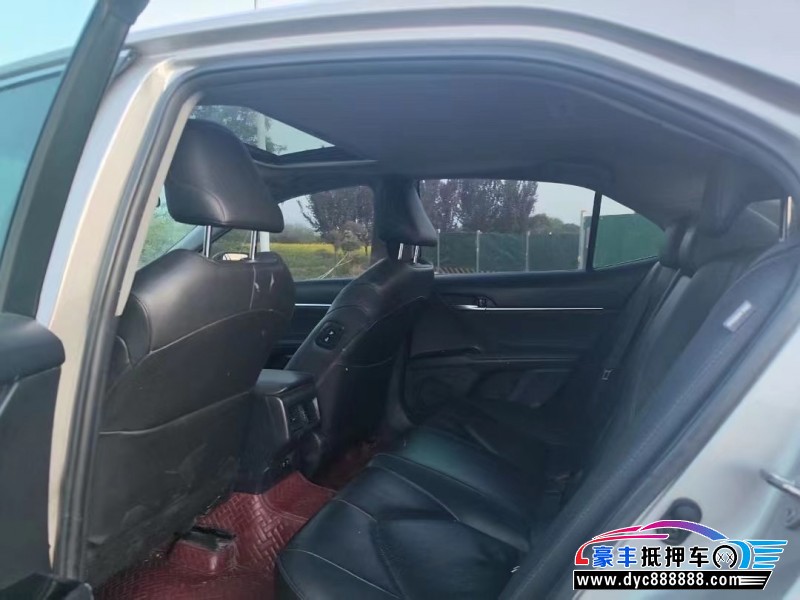 18年丰田凯美瑞轿车抵押车出售