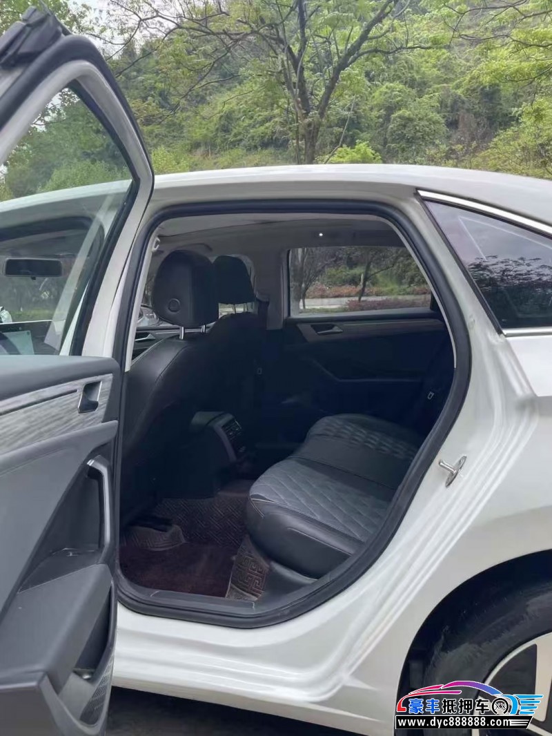 22年大众速腾轿车抵押车出售