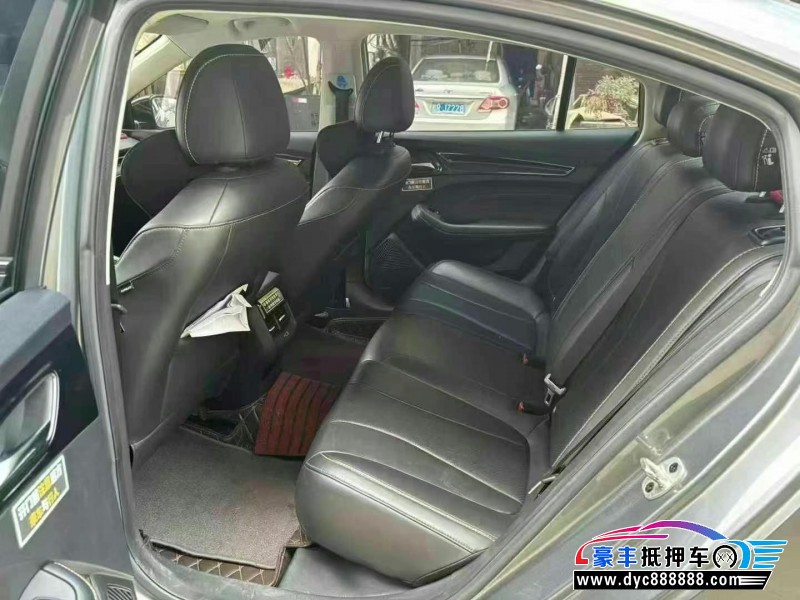 22年荣威i5轿车抵押车出售