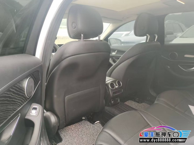 20年奔驰C轿车抵押车出售