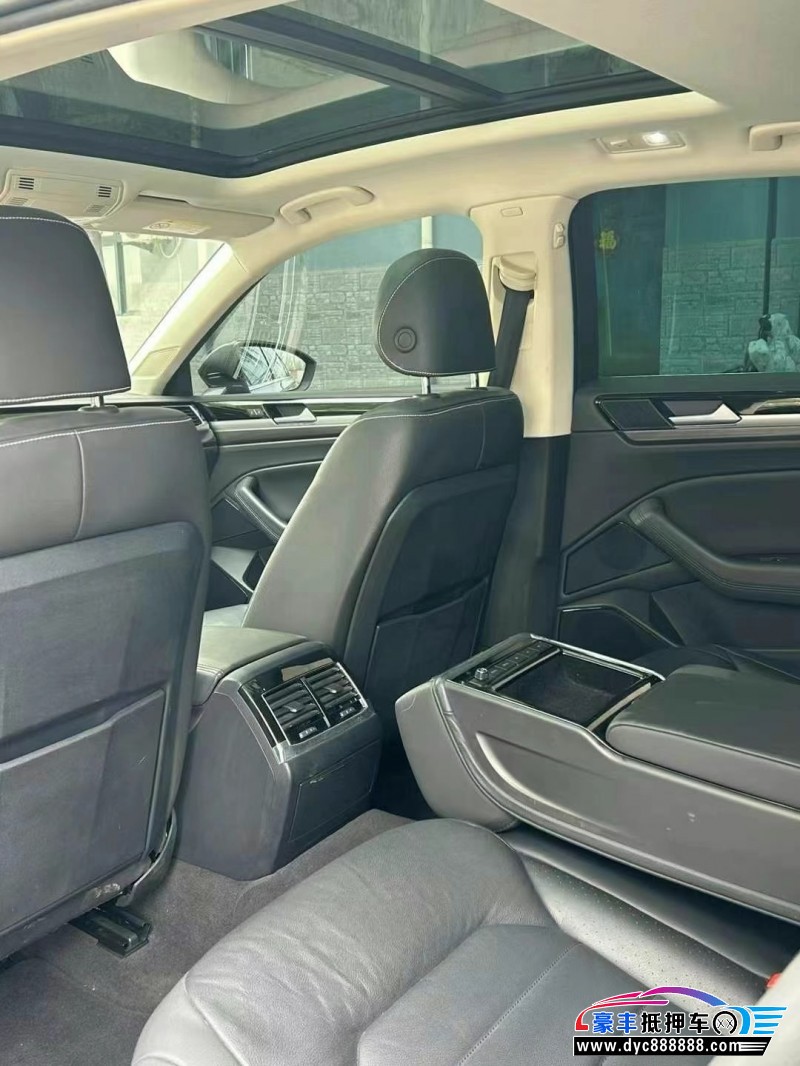 19年大众辉昂轿车抵押车出售