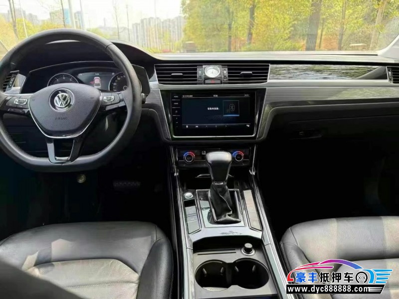 18年大众辉昂轿车抵押车出售