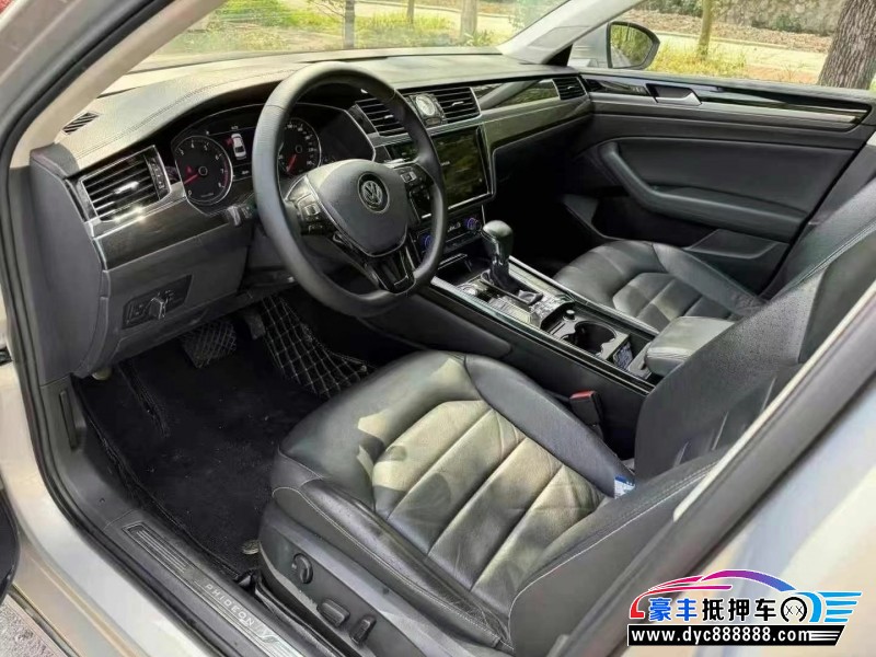 18年大众辉昂轿车抵押车出售