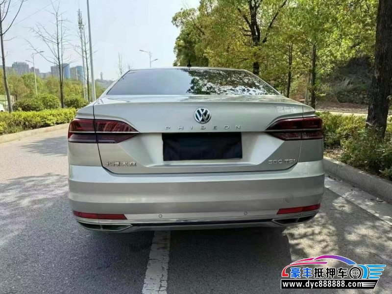 18年大众辉昂轿车抵押车出售