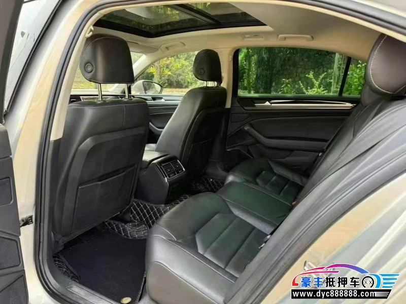 18年大众辉昂轿车抵押车出售