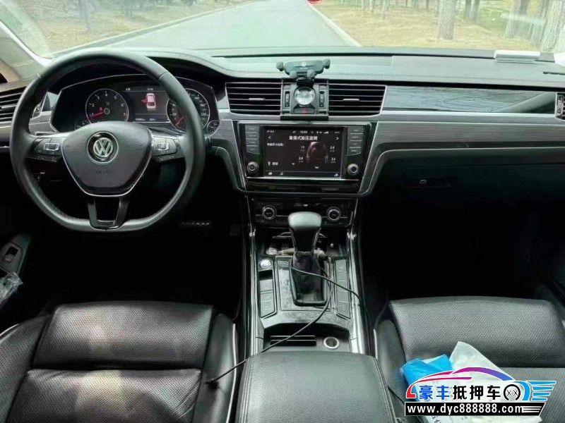 17年大众辉昂轿车抵押车出售