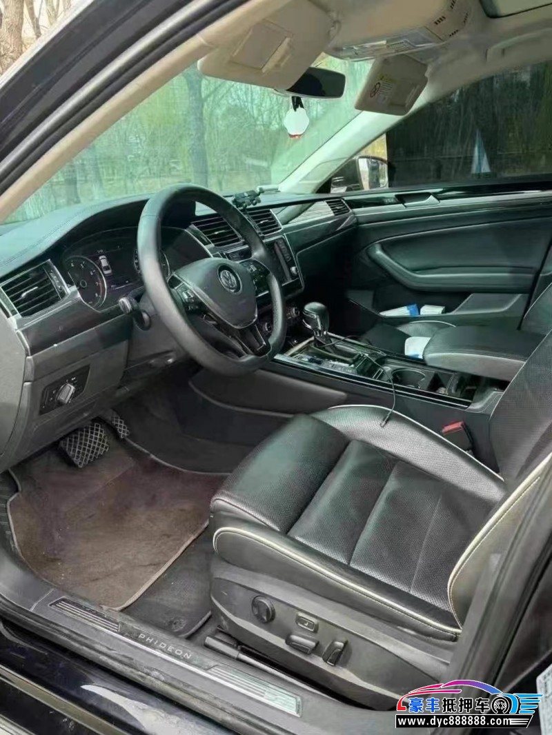 17年大众辉昂轿车抵押车出售